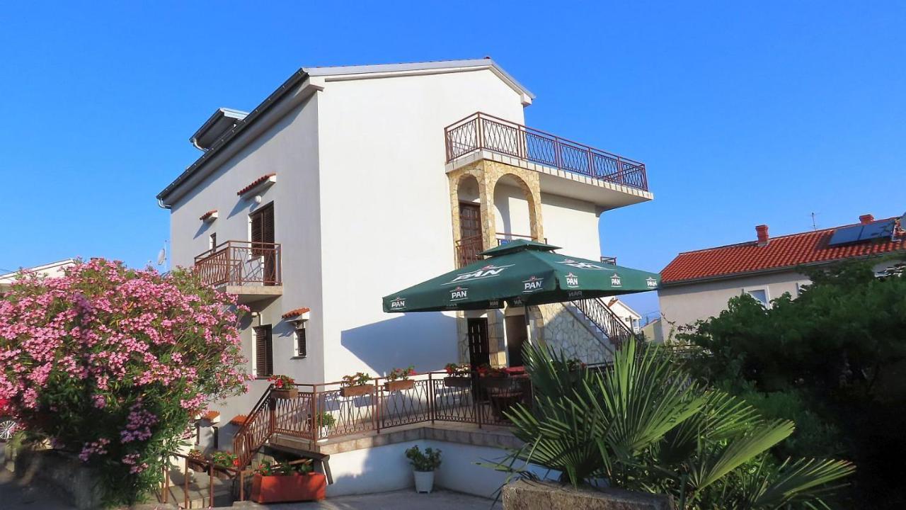 Apartments Kamelija Malinska Extérieur photo