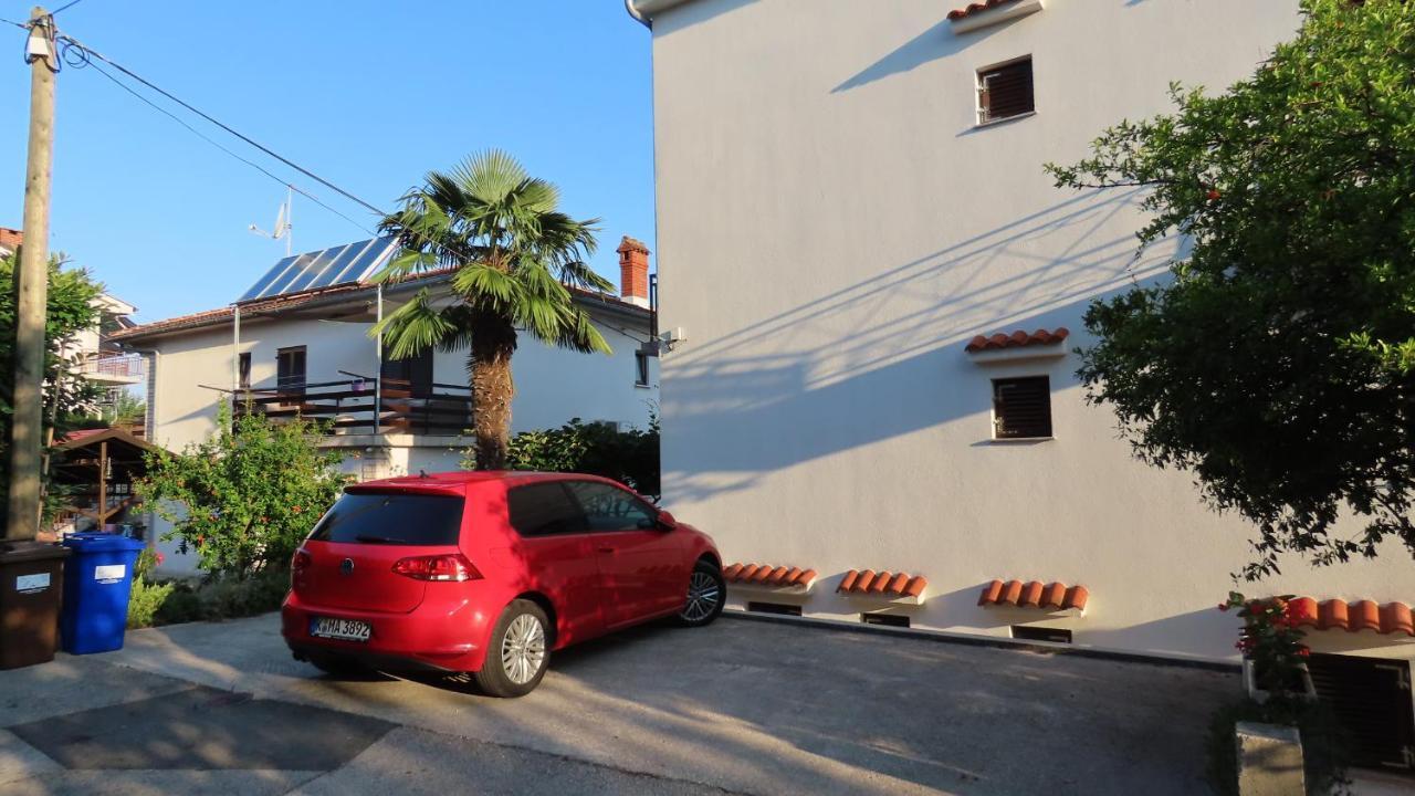 Apartments Kamelija Malinska Extérieur photo