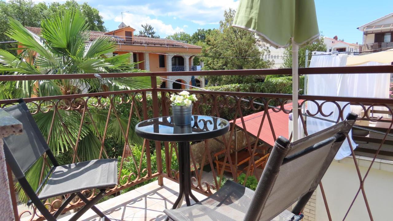 Apartments Kamelija Malinska Extérieur photo