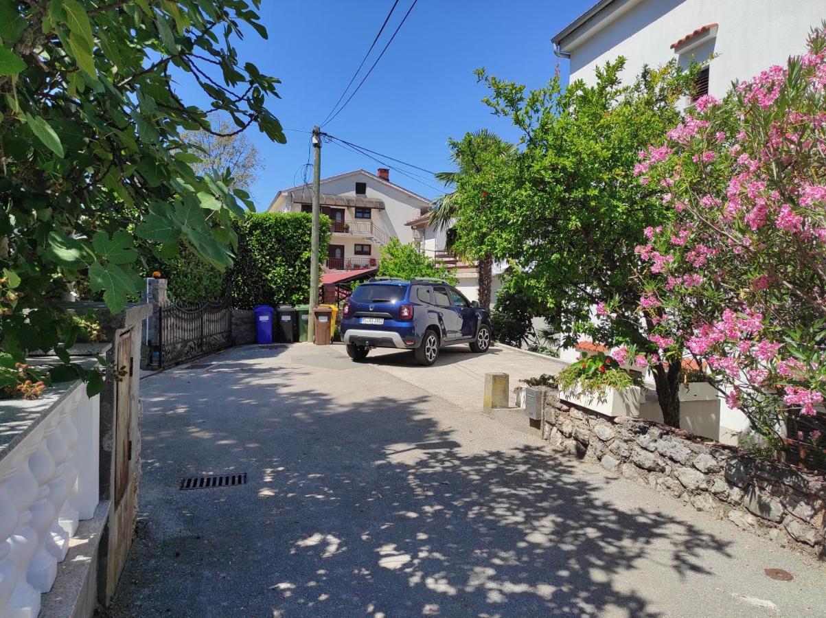 Apartments Kamelija Malinska Extérieur photo