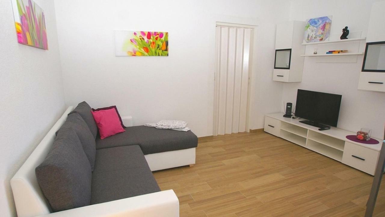Apartments Kamelija Malinska Extérieur photo