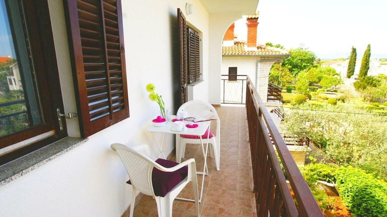 Apartments Kamelija Malinska Extérieur photo