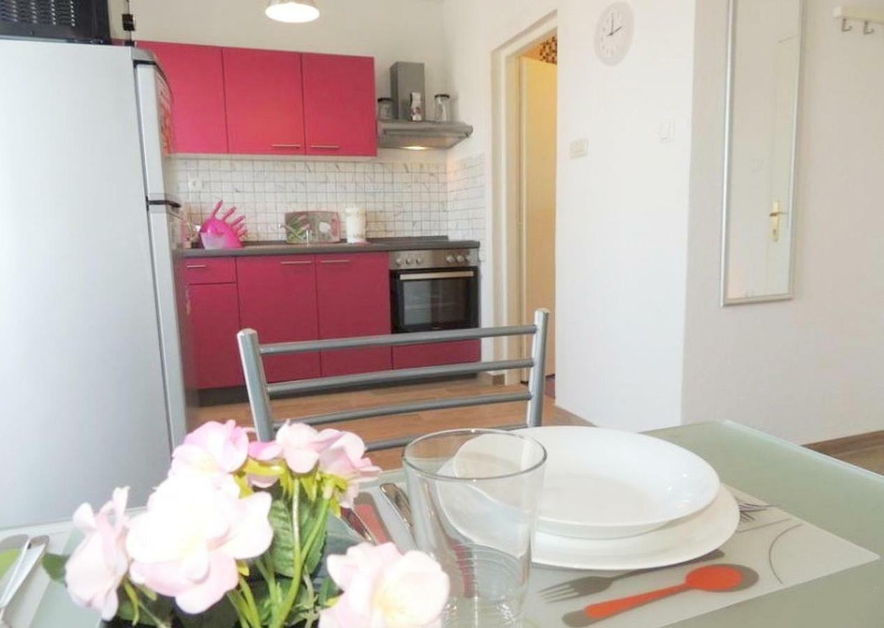 Apartments Kamelija Malinska Extérieur photo