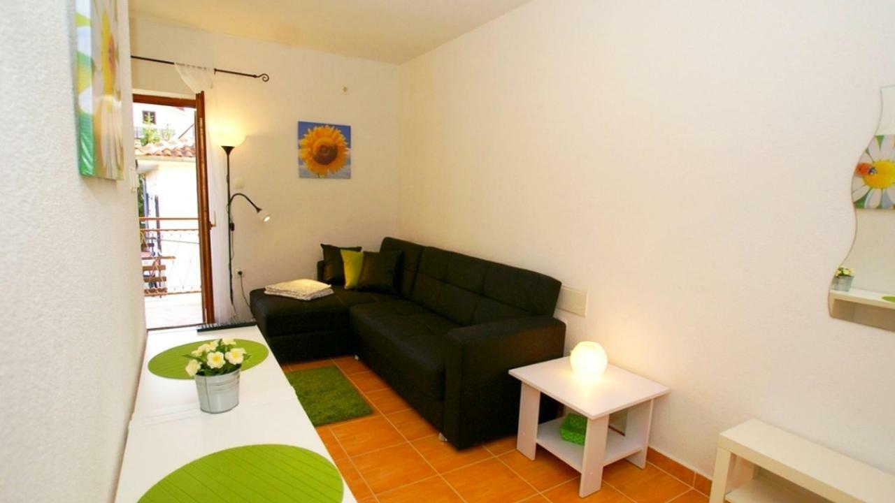 Apartments Kamelija Malinska Extérieur photo