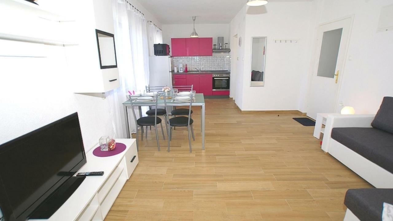 Apartments Kamelija Malinska Extérieur photo