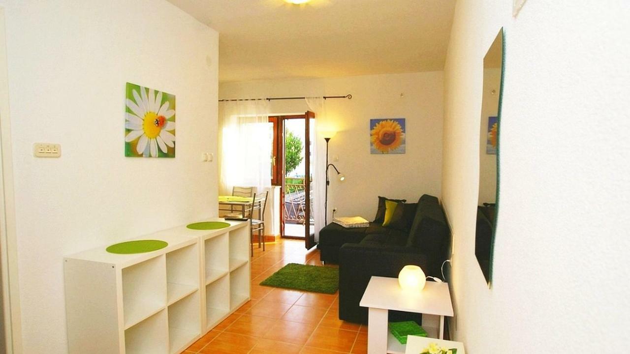 Apartments Kamelija Malinska Extérieur photo